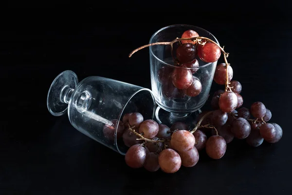 Red Grapes Large Bunch Fruits Fresh Tasty Simple Food Dark — Fotografia de Stock