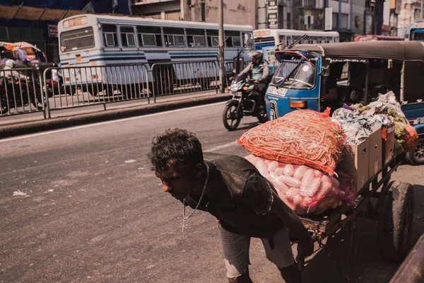 コロンボ Sriランカ エイプリル社2019年3月3日 Pettah MarketまたはManning Market近くの通り スリランカのコロンボのPettah郊外に位置するPettah Market — ストック写真