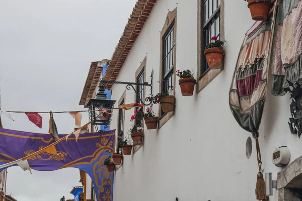 Obidos Portugal 2020 Tiendas Recuerdos Coloridas Calles Estrechas Ciudad Medieval — Foto de Stock