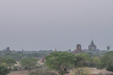 Myanmar 'daki Bagan tapınakları ve pagoda manzarası, eski Burma, gündoğumunda dünya mirası.