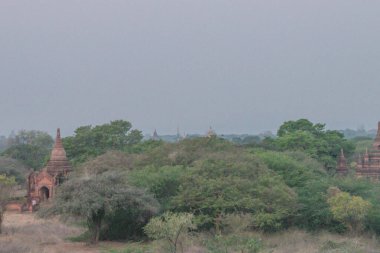 Myanmar 'daki Bagan tapınakları ve pagoda manzarası, eski Burma, gündoğumunda dünya mirası.
