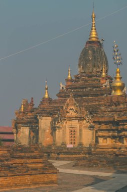 Güneş doğduktan sonra Bagan 'daki antik tapınak arkeolojisi, Bagan arkeolojik bölge pagoda tapınakları ve Bagan dünya mirası bölgesi Myanmar, Burmar' daki tapınaklar,.
