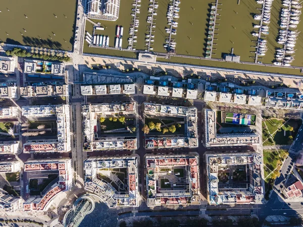 Letecký Pohled Geometrickou Architekturu Přístavní Rezidenční Čtvrti Marina Centru Lisabonu — Stock fotografie
