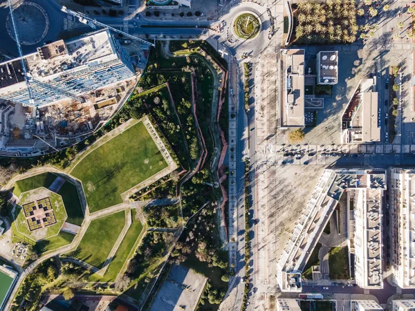 Lizbon Şehir Merkezinde Bahçeleri Parkı Olan Güzel Bir Yerleşim Bölgesinin — Stok fotoğraf