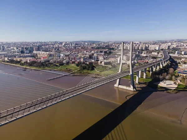 Vue Aérienne Pont Vasco Gama Traversant Tage Avec Horizon Lisbonne — Photo