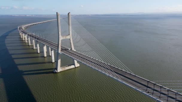 Luchtfoto Van Vasco Gama Brug Lissabon Portugal Bovenaanzicht Van Langste — Stockvideo