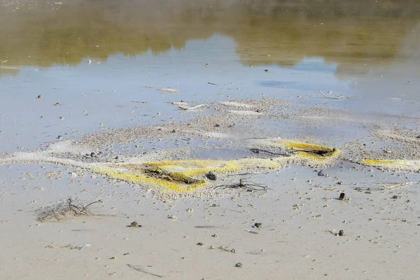 Paisaje Geotérmico Con Manantiales Lodo Hirviendo Azufre Debido Actividad Volcánica — Foto de Stock