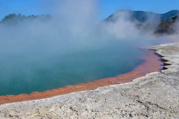 Paisagem Geotérmica Com Lama Ebulição Quente Nascentes Enxofre Devido Atividade — Fotografia de Stock