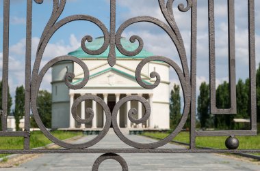 Bela reçine Mausoleo