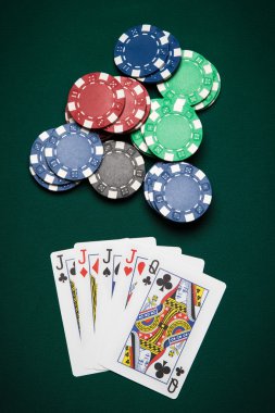 Poker eli. Dört el.