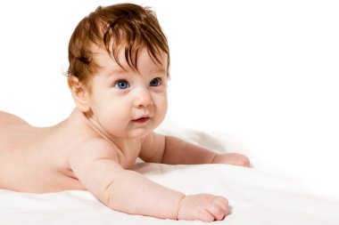küçük bebek göbek üzerinde tarama