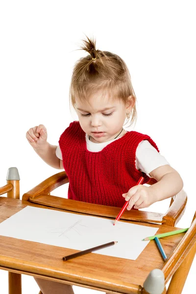 Милая маленькая девочка рисует крупным планом — стоковое фото