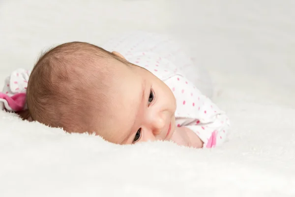 Retrato de vista de primer plano infantil desde arriba — Foto de Stock