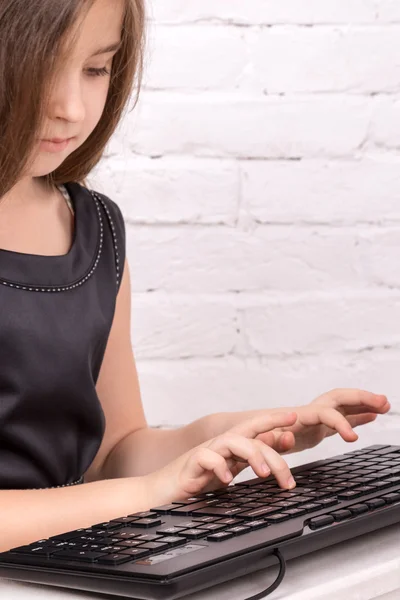 Typing on keyboard — Stock Photo, Image