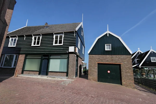 Dorp van de typische Nederlandse huis in Marken eiland, Nederland — Stockfoto