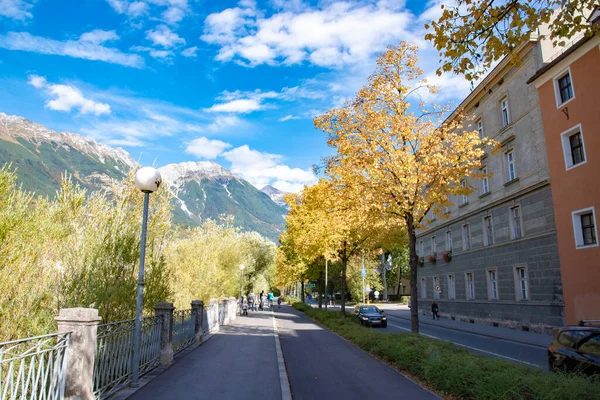 Şehir Merkezinde Bir Cadde Manzarası Ekim 2016 Avusturya Nın Innsbruck — Stok fotoğraf