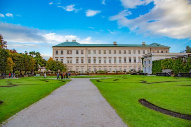 Mirabell Sarayı ve Bahçeleri Sonbaharda, Salzburg Avusturya, 20 Ekim 2016