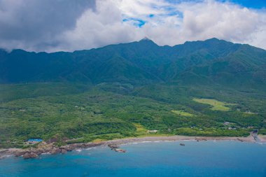 Japonya 'nın Kagoshima bölgesindeki uçaktan alınan Yakushima adasının hava görüntüsü.