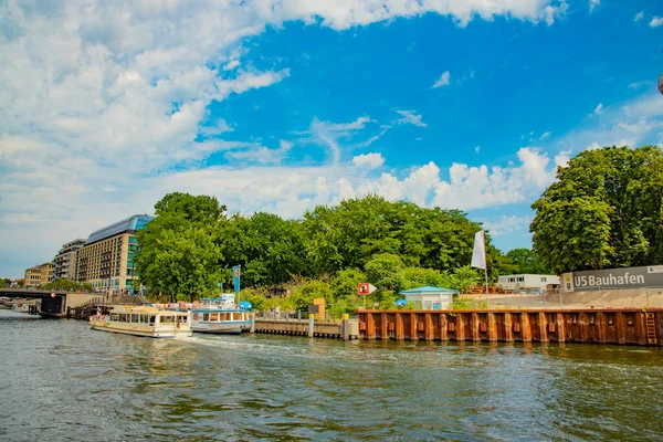 Passeio Barco Rio Spree Berlim Alemanha Julho 2016 — Fotografia de Stock