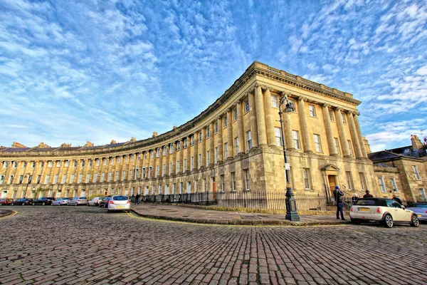 Bath İngiltere'de Royal Crescent görünümünü