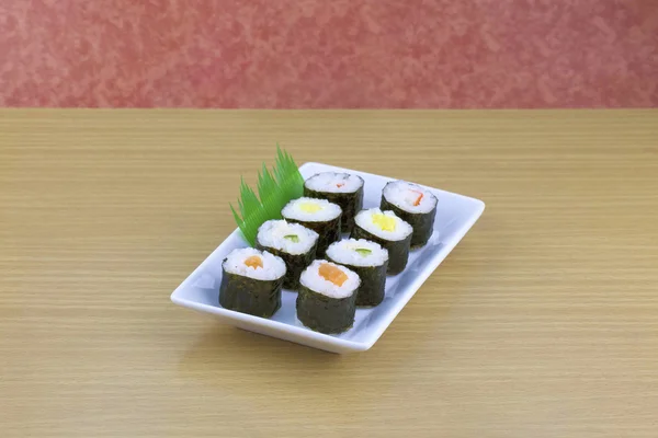 Japon deniz ürünleri sushi set