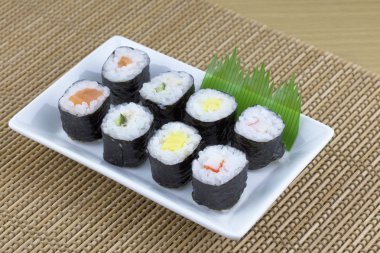 Japon deniz ürünleri sushi set