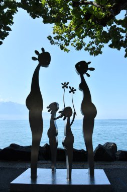 Montreux, İsviçre... 24 Ağustos 2019. Leman (Cenevre) göl kenarındaki heykel, Montreux Riviera, İsviçre.
