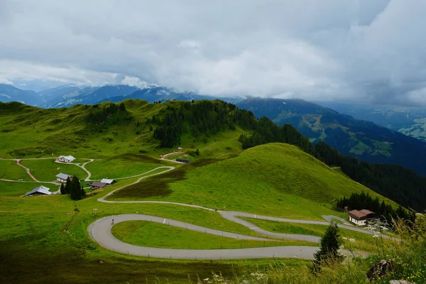Kitzbuhel Horn Alpine Road Spektakularna Skręcająca Droga Prowadząca Górę Kitzbuhel — Zdjęcie stockowe