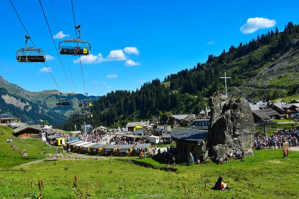 Chatel Frankrike Augusti 2019 Folkmassa Landets Sommarfestival Chatel Franska Alperna — Stockfoto