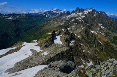 Brevent dağlarına tırmanmak, Chamonix, Haute Savoie, Fransa