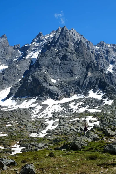 Wunderschöne Landschaft Und Bergpfad Von Der Mittleren Seilbahnstation Zur Refuge — Stockfoto