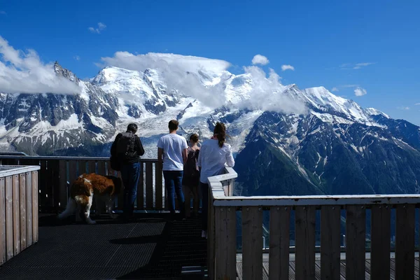 Τουρίστες Στο Σταθμό Τελεφερίκ Brevent Planpraz Αναζητούν Στο Mont Blanc — Φωτογραφία Αρχείου