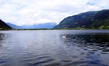 Yağmurlu bir yaz Zeller See Gölü, Avusturya'da
