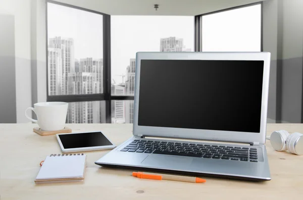Ofis Masası not defteri, bilgisayar ve donanım office ile. Görünüm f