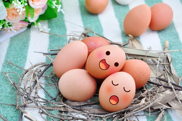 Huevos en la cara de expresión — Foto de Stock