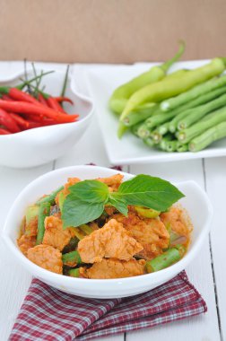 Kızarmış domuz köri.