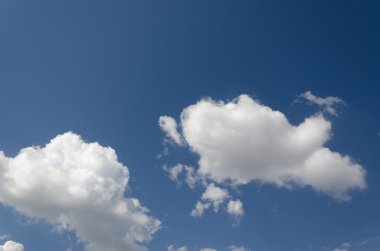  Günün erken saatlerinde iki bulutlar güzel güneş.