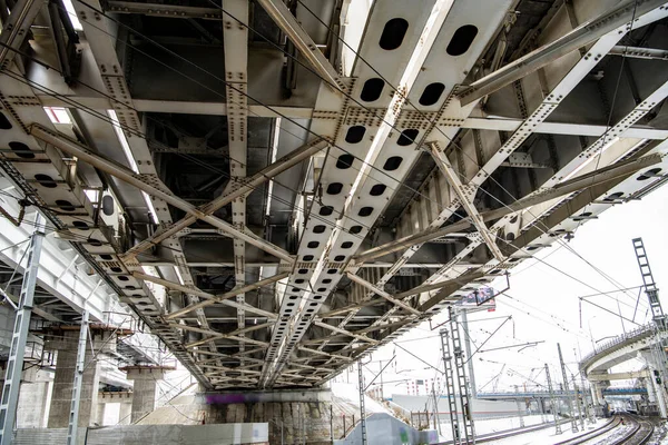 Cityscape Freeways Railway Tracks Bridges Skyscrapers Gray Sky — Stock Photo, Image