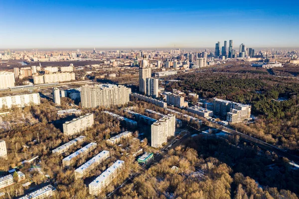 Πανοραμική Θέα Του Cityscape Από Drone Παγωμένο Ηλιόλουστη Μέρα — Φωτογραφία Αρχείου