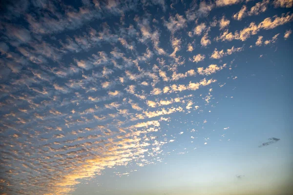 Západ Slunce Moři Majáku Korálovém Útesu — Stock fotografie