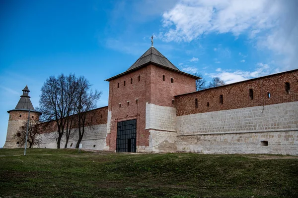 Pedra Antiga Fortaleza Kremlin Zaraysk Dia Ensolarado Primavera — Fotografia de Stock