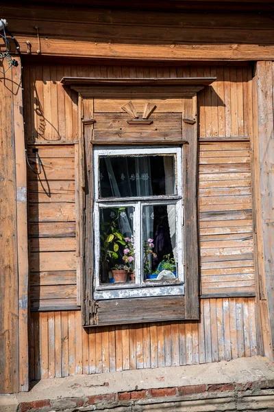 Stare Domy Drewnianymi Okiennicami Niezwykłą Architekturą Ulicach Sarajska — Zdjęcie stockowe