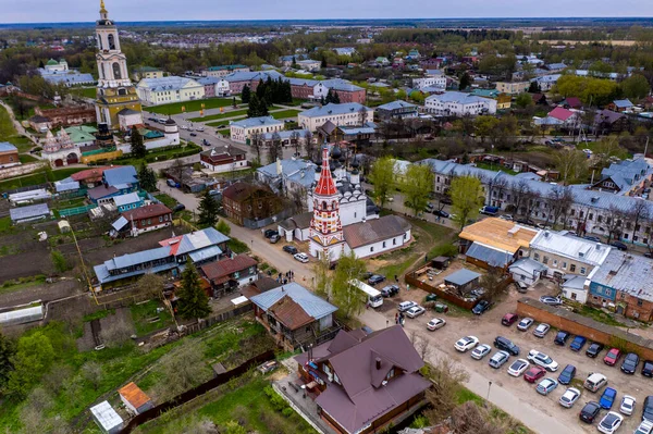 Stock image a panoramic view of the historical center of the temples and monasteries of the city of Suzdal in the rain filmed from a drone 