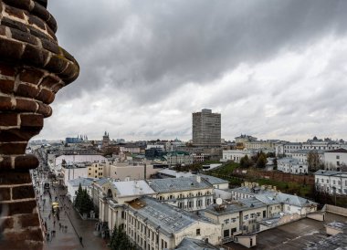 Güneşli bir günde Kazan 'daki eski şehrin panoramik manzarası 