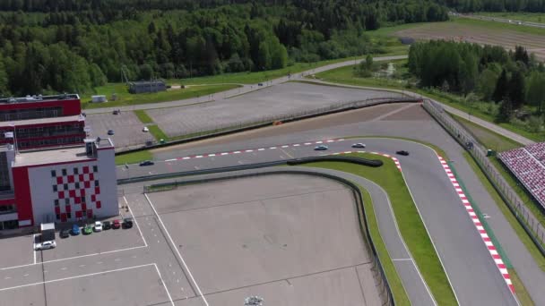 Una Vista Panorámica Del Ódromo Para Correr Coches Deportivos Antes — Vídeo de stock