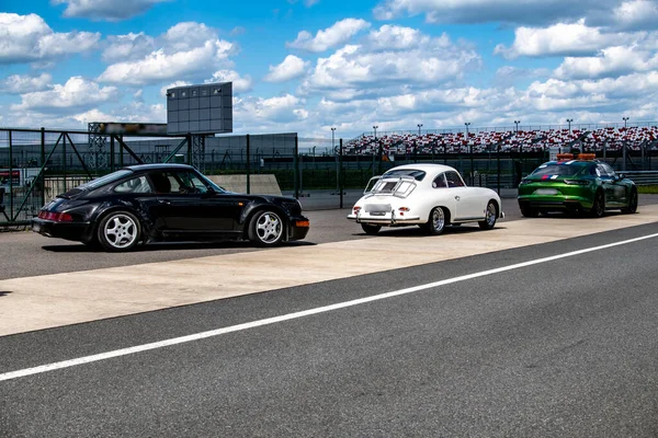 Auto Sportive Corsa Circuito Gara Lungo Pista Una Giornata Sole — Foto Stock