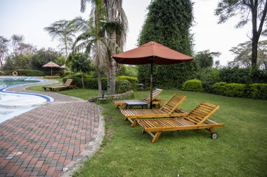 Yerel yaratıcılığın özelliklerini göz önünde bulundurarak antik el emeğinin örnekleri. 