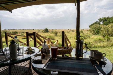 Kenya 'daki ulusal bir parkta ulusal tarzda bir bungalov.