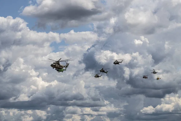 Demonstrationsflüge Moderner Kampfhubschrauber Auf Dem Luft Und Raumfahrtsalon Maks Schukowski — Stockfoto