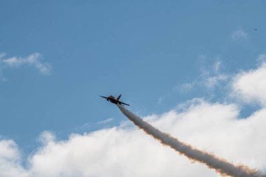 24 Temmuz 2021 'de Zhukovsky' deki MAKS-21 hava sahasında güzel spor uçaklarının gösteri uçuşları